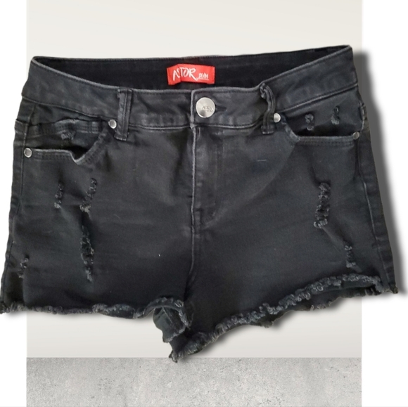 Astor SZ 7 Black Denim Distessed Cut-Off Shorts - Picture 9 of 10